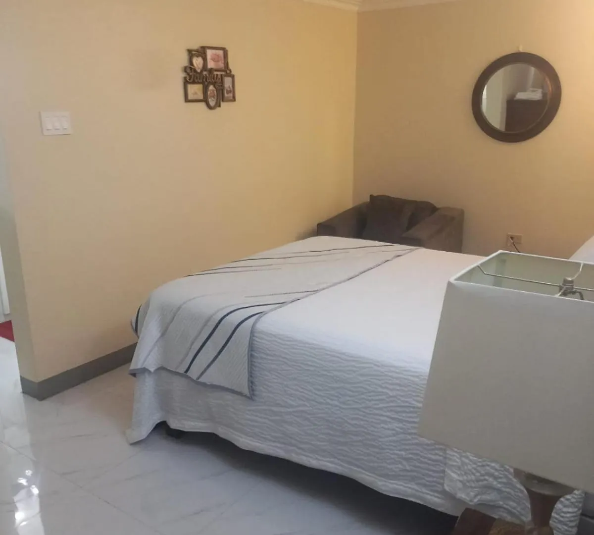 Apartment Finest Accommodation Russell Heights Apt #A Kingston